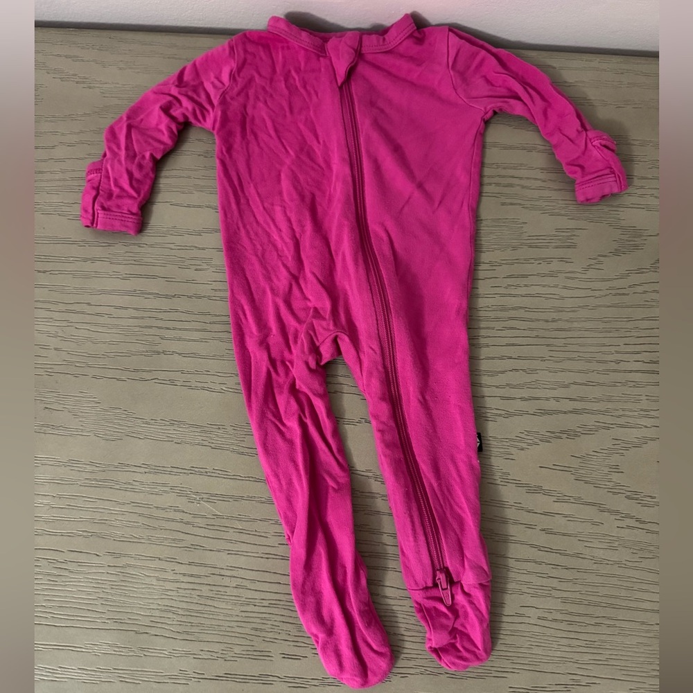 Kyte Baby Zipper Footie in raspberry